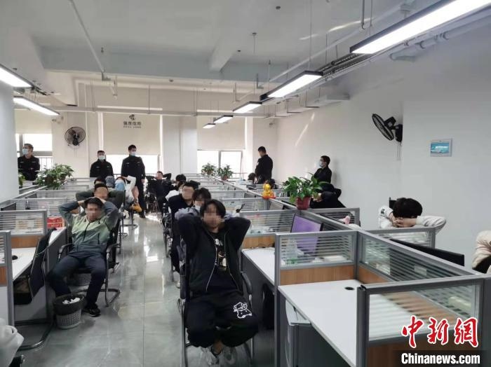 抓捕現(xiàn)場?！￠L沙市公安局供圖