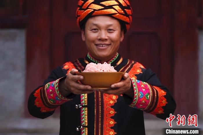 圖為“暢饗云宴”巧手年菜系列短視頻截圖?！『h航 攝