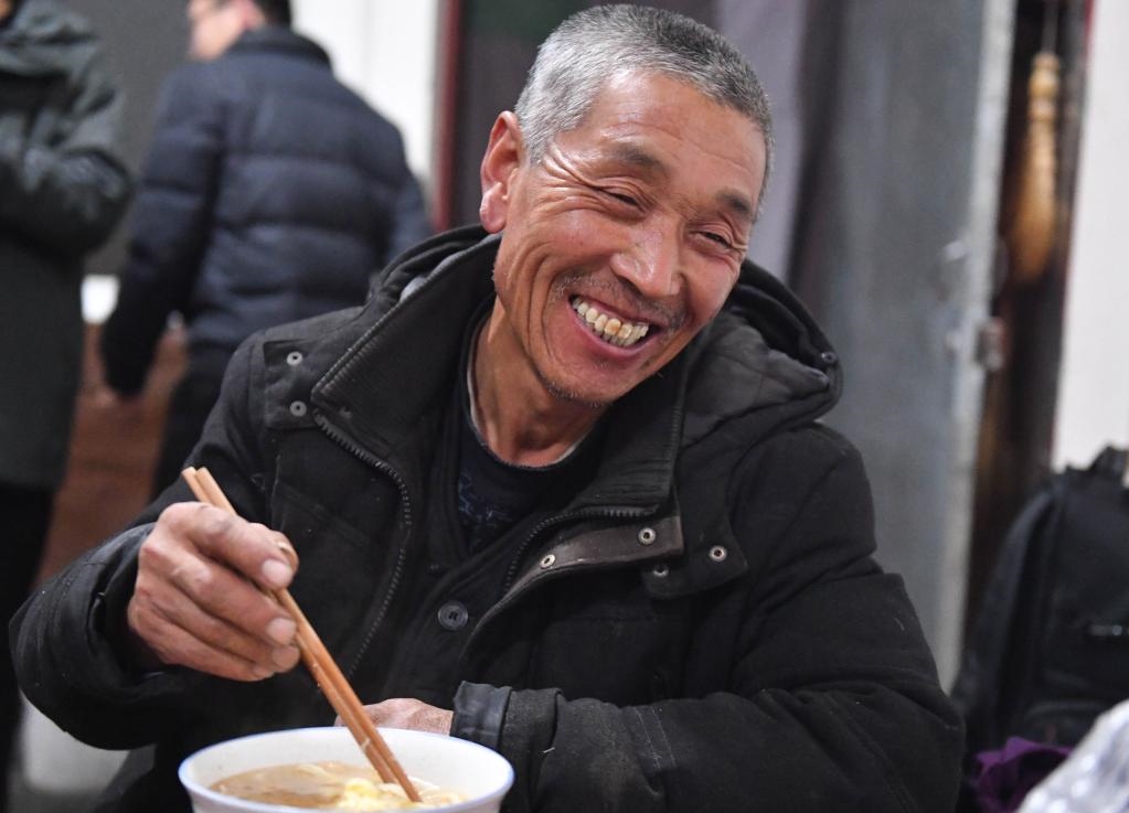 1月26日，山西省汾西縣段村村民蔡文明談起見到總書記的心情，激動又開心。新華社記者 柴婷 攝