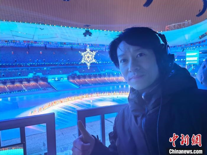 張文海在“鳥巢”內?！埼暮?供圖