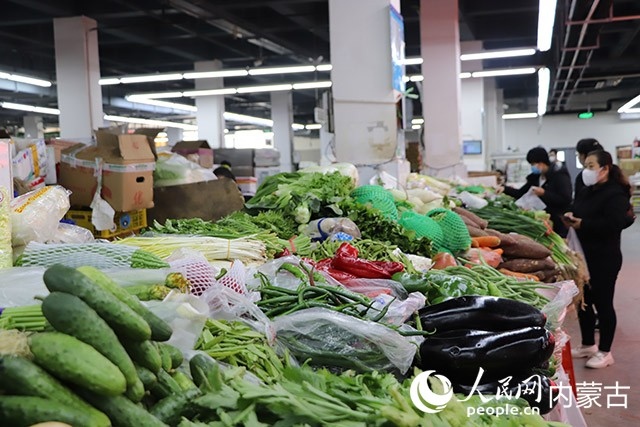 本輪疫情初期的美通農(nóng)產(chǎn)品批發(fā)市場。玉泉區(qū)融媒體中心供圖