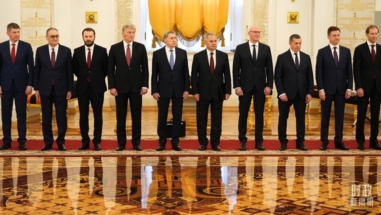  △參加歡迎儀式的俄方代表。（總臺(tái)國廣記者李晉拍攝）