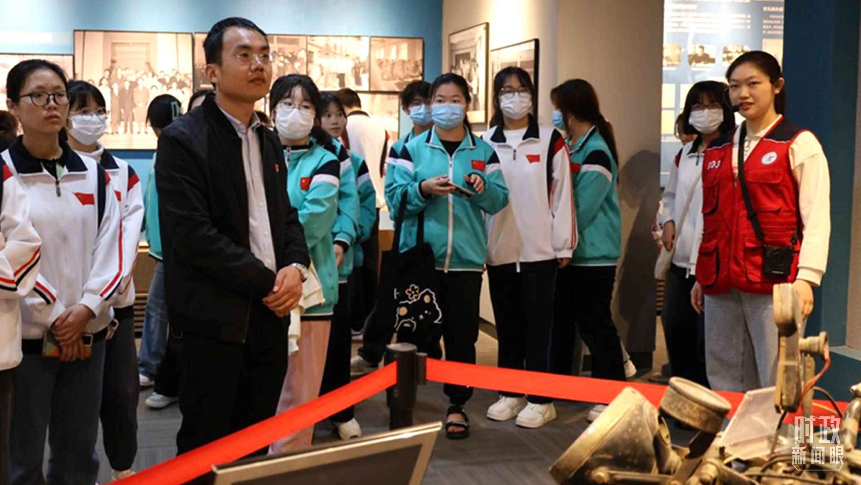 △西安高校師生參觀交大西遷博物館。（資料圖）