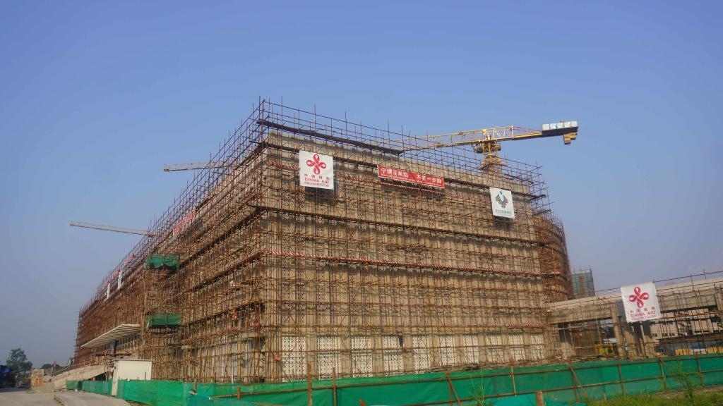 這是2023年5月23日在剛果（金）首都金沙薩拍攝的由中國援建的中部非洲文化藝術(shù)中心項(xiàng)目施工現(xiàn)場。