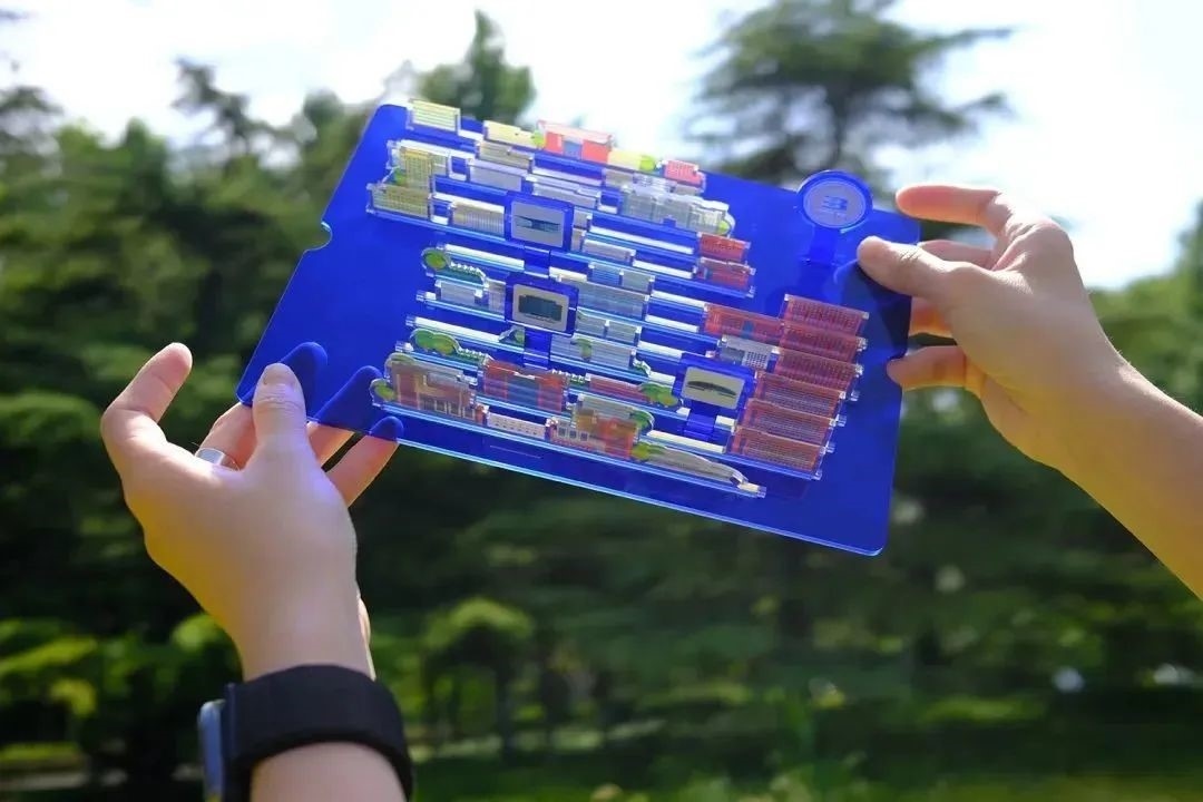 北京工業(yè)大學(xué)新版錄取通知書。校方供圖