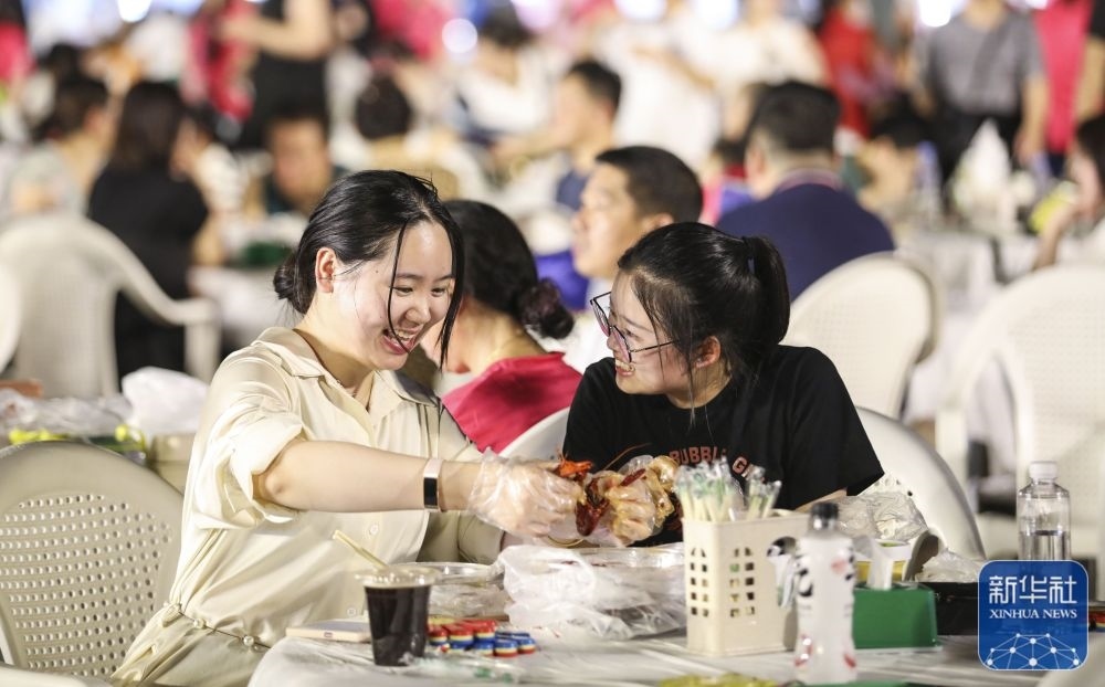 “夜經(jīng)濟”助力釋放文旅消費潛力