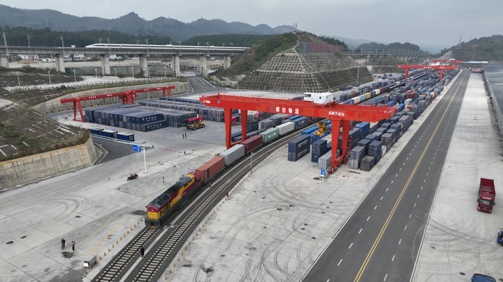 繁忙的貴陽國際陸港。貴陽綜保區(qū)供圖