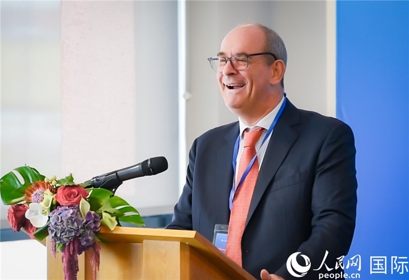 圖為倫敦?戶港代表致辭。人民網(wǎng) 郭錦標攝