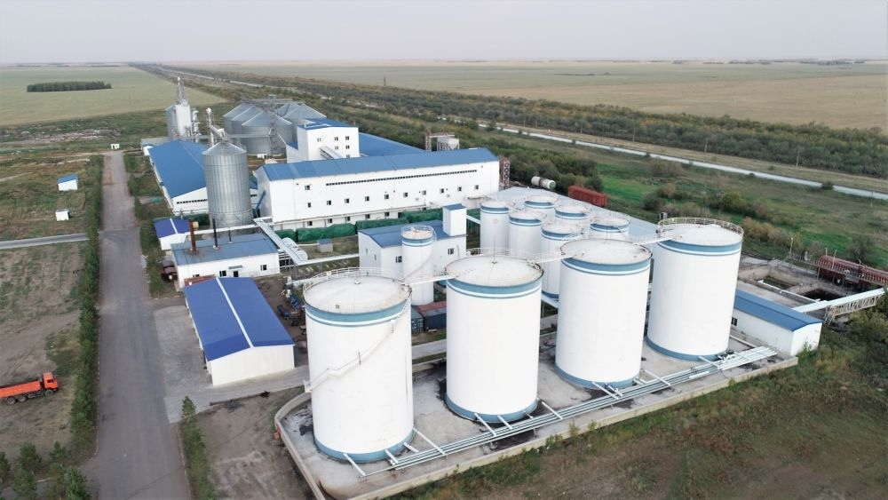 這是2022年9月2日在哈薩克斯坦北哈薩克斯坦州拍攝的愛菊農(nóng)產(chǎn)品物流加工園區(qū)（無人機(jī)照片）。新華社發(fā)（奧斯帕諾夫攝）