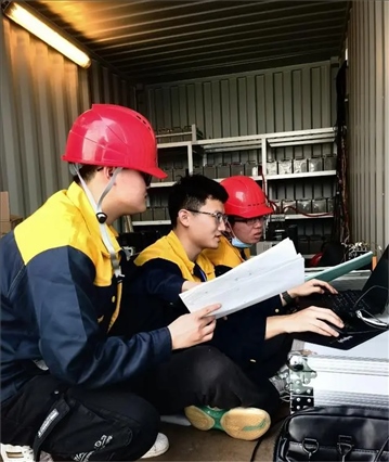 △2022年，長征十一號運(yùn)載火箭在我國黃海以“一箭五星”方式成功發(fā)射。哈爾濱工程大學(xué)船海結(jié)構(gòu)物安全與舒適性團(tuán)隊(duì)為發(fā)射船進(jìn)行結(jié)構(gòu)動態(tài)監(jiān)測。