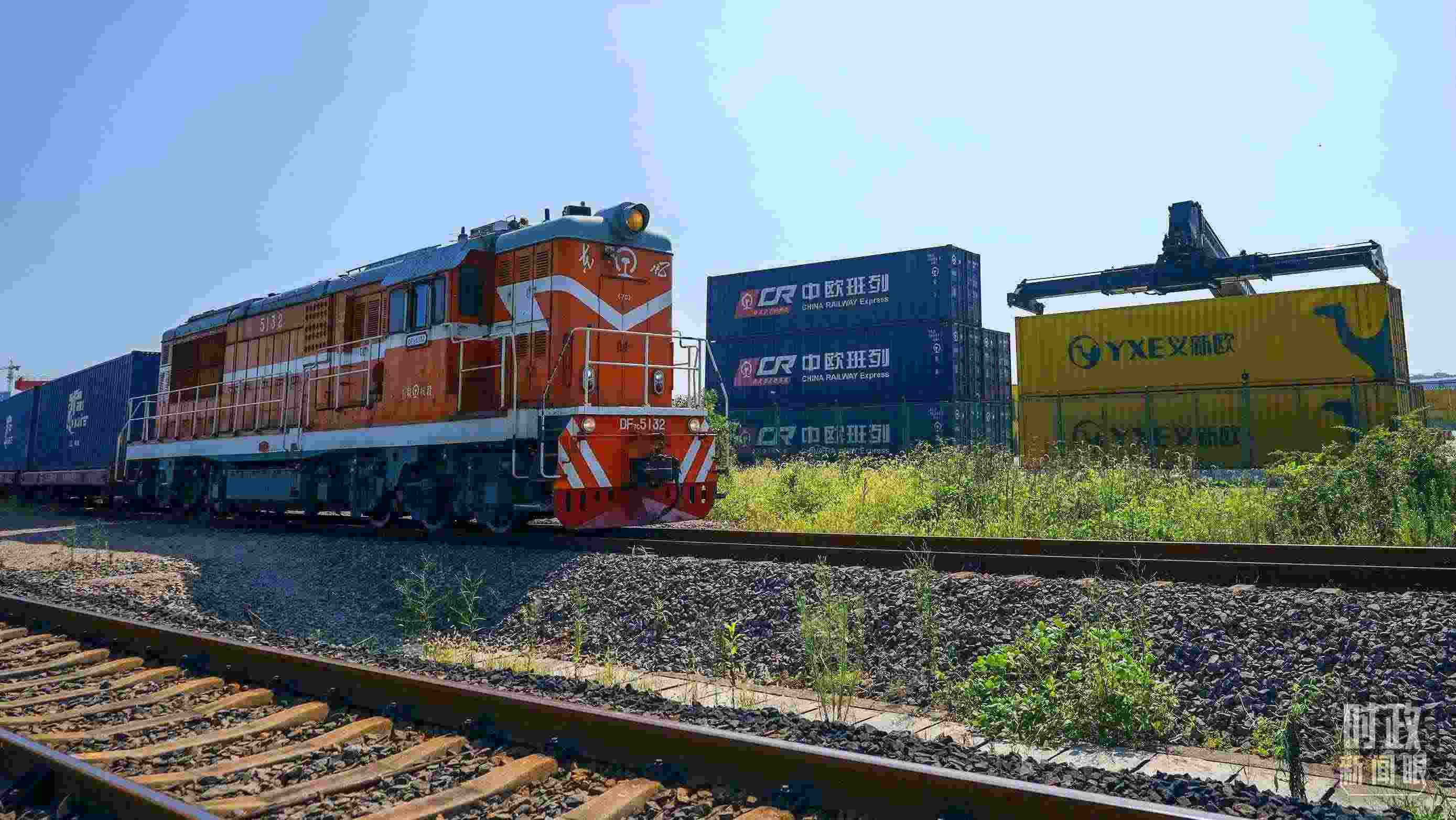 △“義新歐”先后開通了18條點對點的班列主線，業(yè)務(wù)范圍輻射50多個國家和160多個城市。（總臺國廣記者李晉拍攝）