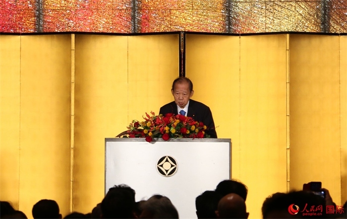 日中友好議員聯(lián)盟會(huì)長(zhǎng)二階俊博發(fā)表致辭。人民網(wǎng) 許可攝