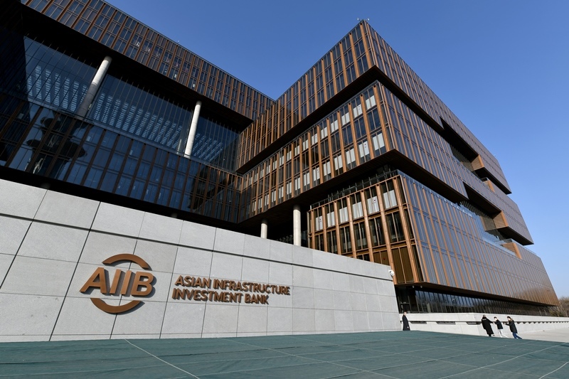 這是位于北京朝陽(yáng)區(qū)的亞洲基礎(chǔ)設(shè)施投資銀行總部大樓。