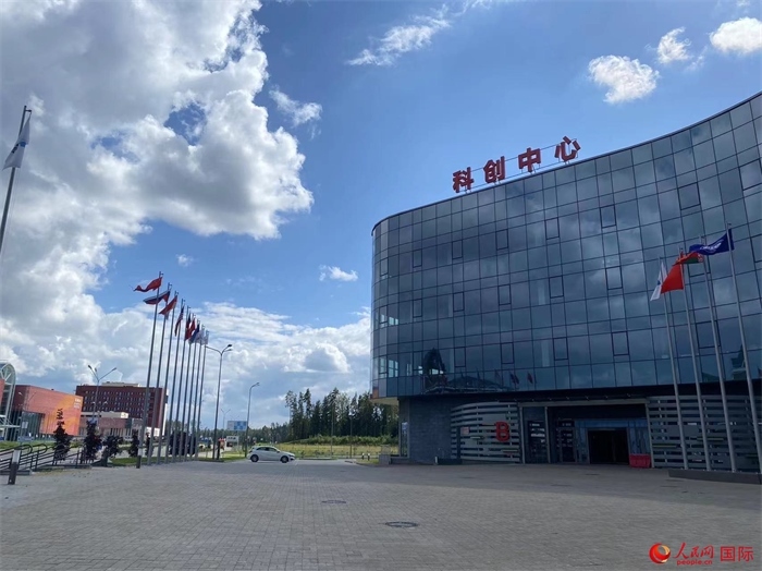 中白科技成果產(chǎn)業(yè)化創(chuàng)新中心大樓。人民網(wǎng)記者 王震攝