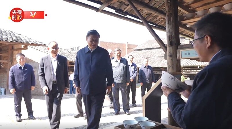 2023年10月11日，習(xí)近平在江西景德鎮(zhèn)考察。（視頻截圖）