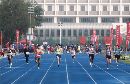 第59屆北京市中學生田徑運動會暨北京學生金奧運動隊田徑運動會。北京市教委供圖