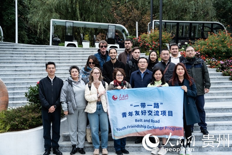 合影留念。人民網 陽茜攝