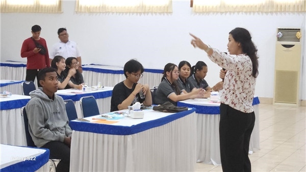 巴陵康孔子學院外方院長普拉巴介紹孔子學院情況。主辦方供圖