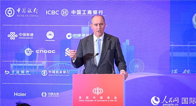 英國(guó)商業(yè)貿(mào)易部國(guó)務(wù)大臣（投資大臣）多米尼克·約翰遜與會(huì)。人民網(wǎng) 郭錦標(biāo)攝