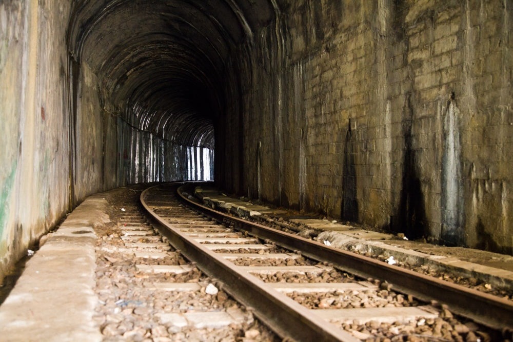 這是2013年3月22日拍攝的河口境內(nèi)的米軌鐵路。