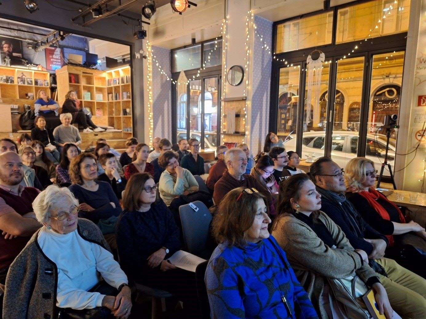 活動(dòng)吸引了40余位當(dāng)?shù)厥忻駞⑴c。摩爾多瓦尼·巴爾納巴斯攝