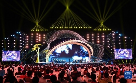 12月16日拍攝的第五屆海南島國際電影節(jié)開幕式現(xiàn)場。