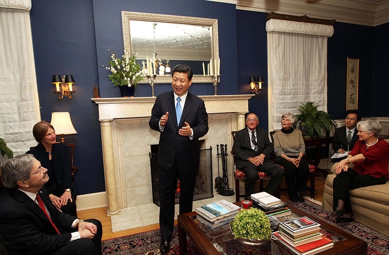 習近平2012年訪美時與老朋友敘舊場景。