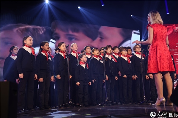 法國寶麗聲童聲合唱團演唱《假如我去中國》。人民網(wǎng)記者 尚凱元攝