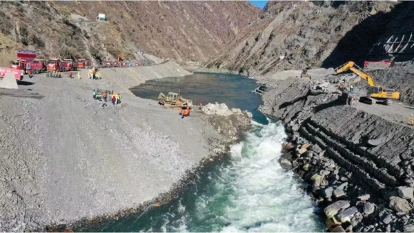 卡拉水電站實(shí)現(xiàn)大江截流。受訪(fǎng)者供圖