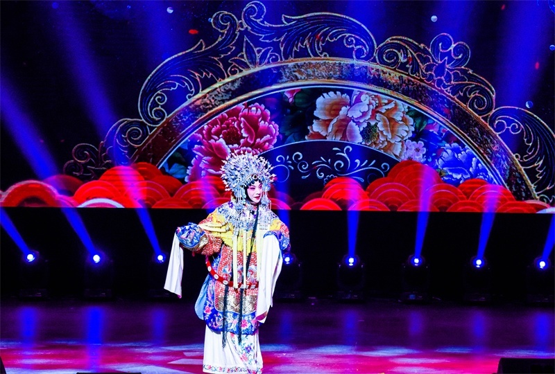 京劇梅派傳人胡文閣帶來(lái)《貴妃醉酒》。趙 靖攝