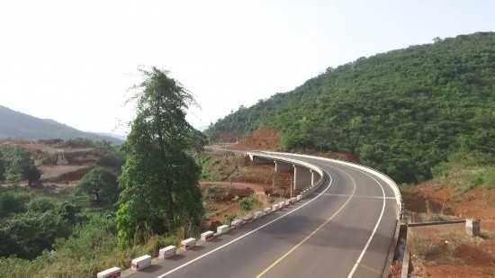 中塞友誼公路。