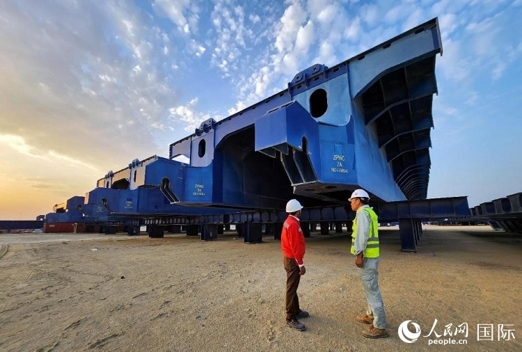 全球最大升船機平臺。人民網(wǎng)記者管克江攝