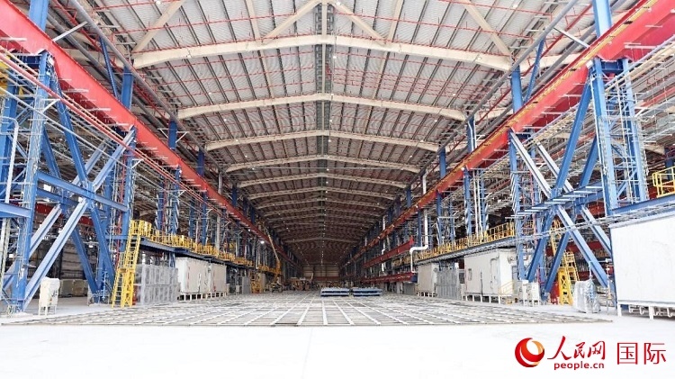 已移交業(yè)主的C201船體車間。人民網(wǎng)記者管克江攝