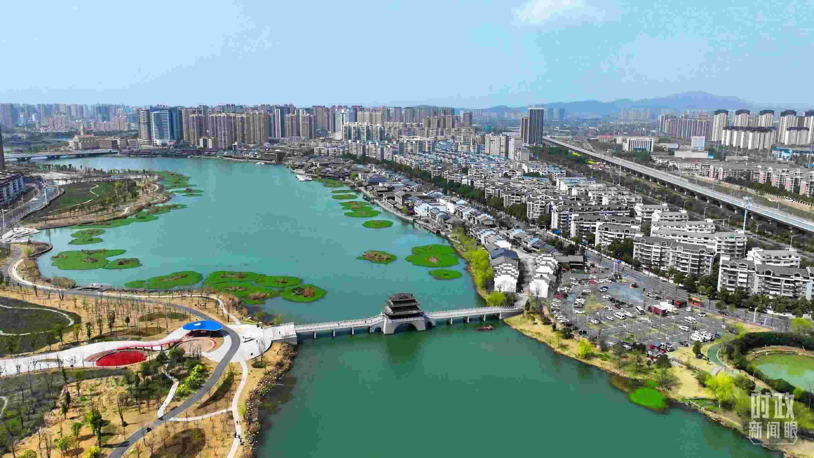 湖南常德。此次座談會(huì)前，習(xí)近平在長沙、常德兩地實(shí)地考察。（總臺(tái)央視記者范凱拍攝）