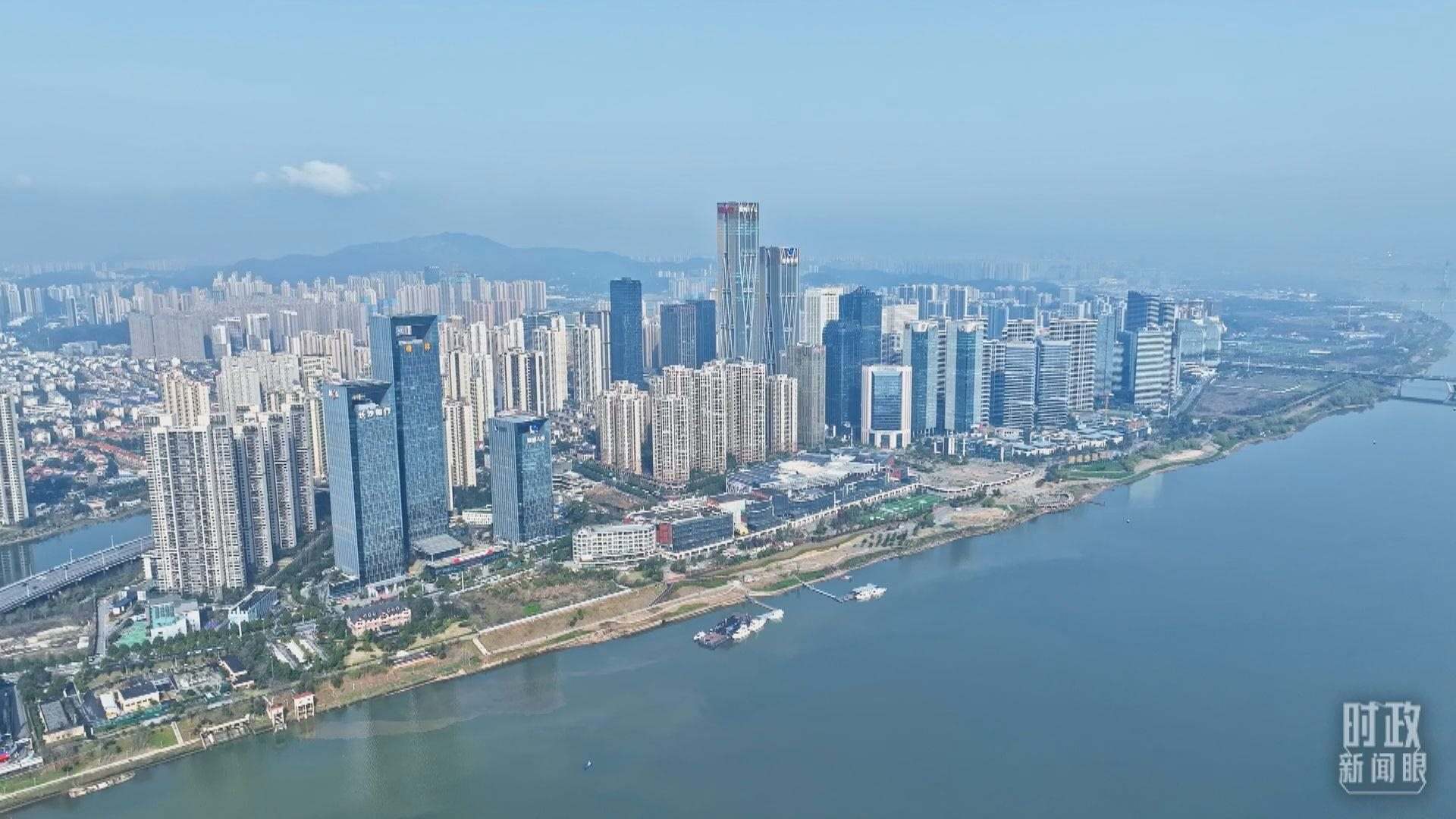 △俯瞰長(zhǎng)沙。（總臺(tái)央視記者范凱拍攝）