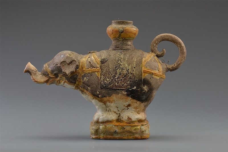 一號沉船出水的三彩象形持壺。中國文物報(bào)社供圖