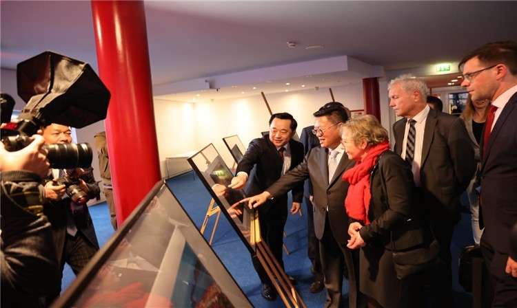 “絲路明珠--杜伊斯堡上海電影周”開(kāi)幕。依琳攝