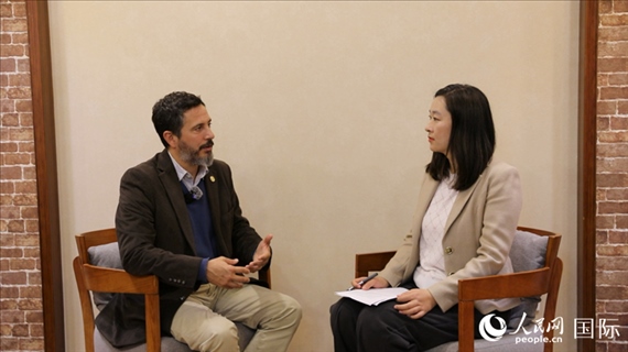 阿根廷布宜諾斯艾利斯大學阿根廷—中國研究中心主任、阿根廷知名漢學家畢嘉宏（Ignacio Villagran）接受人民網(wǎng)記者專訪。人民網(wǎng)記者 周雨攝