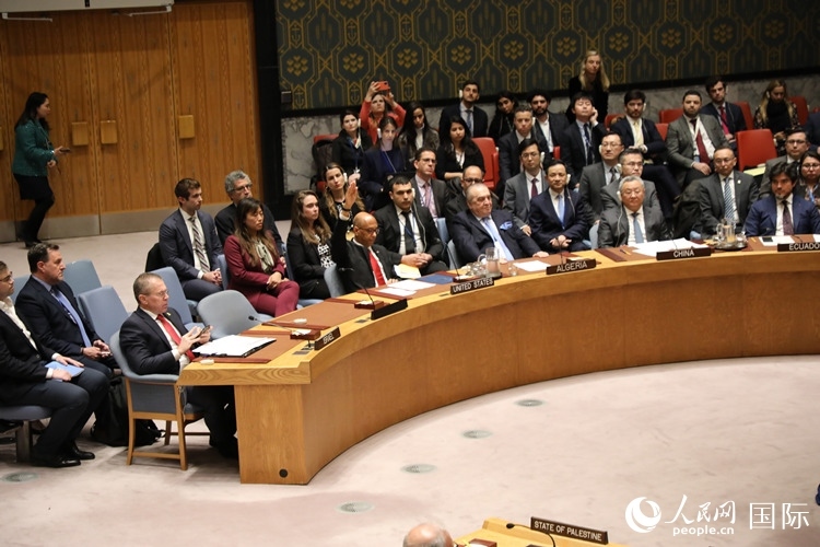 4月18日，安理會(huì)投票現(xiàn)場，12個(gè)成員投贊成票。 人民網(wǎng)記者 李志偉攝