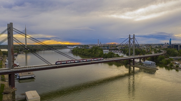 匈塞鐵路塞爾維亞境內(nèi)。中國(guó)鐵路國(guó)際有限公司供圖