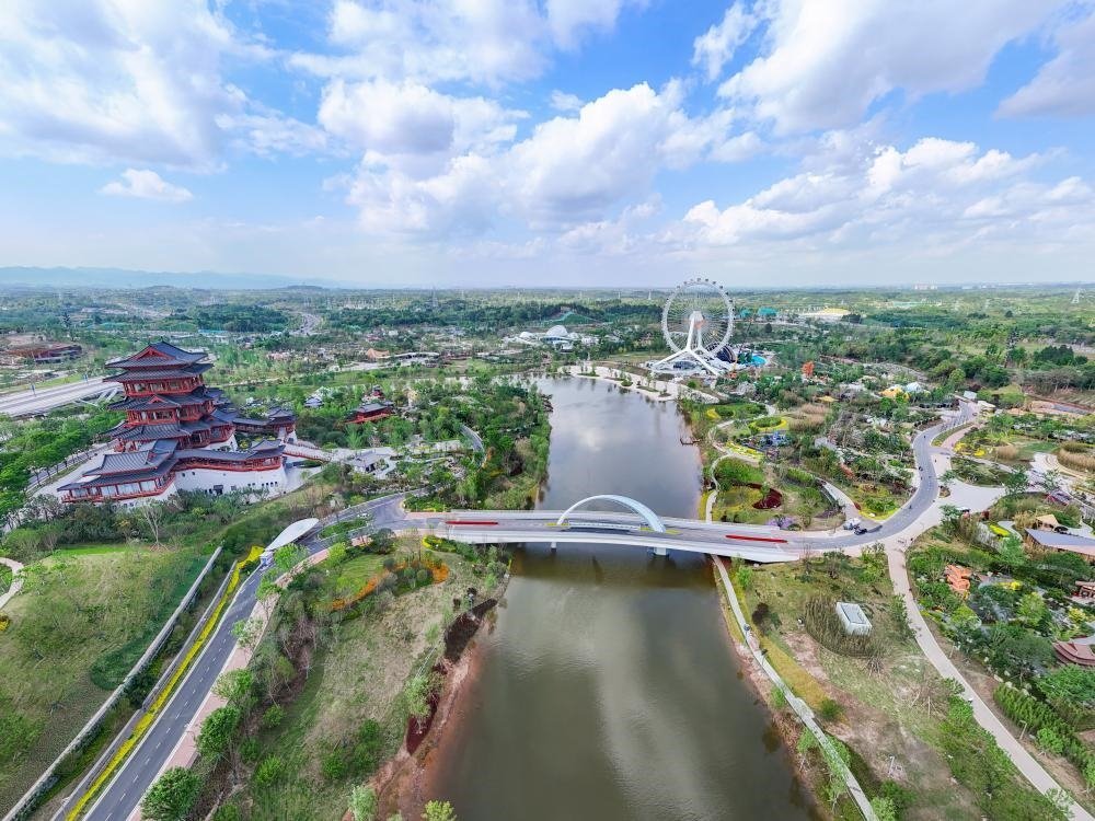 這是2024年4月22日拍攝的成都世園會主會場（無人機照片）。新華社記者 王曦 攝