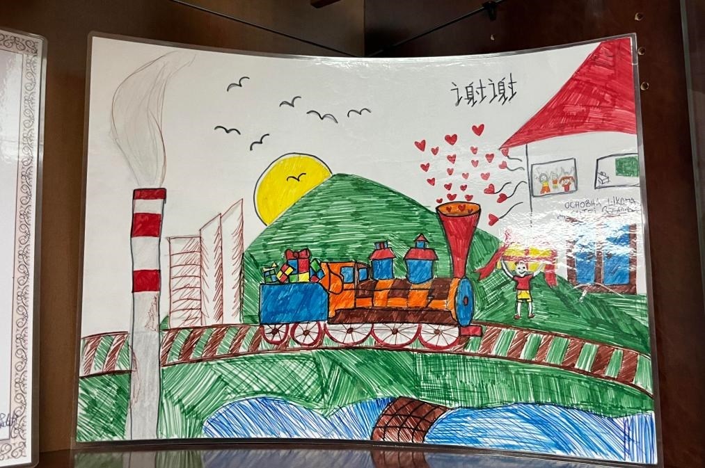 當(dāng)?shù)匦W(xué)生畫(huà)筆下的斯梅戴雷沃鋼廠。