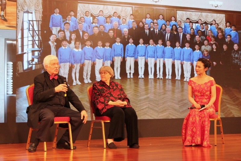 3、費(fèi)城交響樂團(tuán)小提琴手戴維·布斯講述自己與中國50多年的友好故事。 伊莎貝爾·羅德里格斯攝