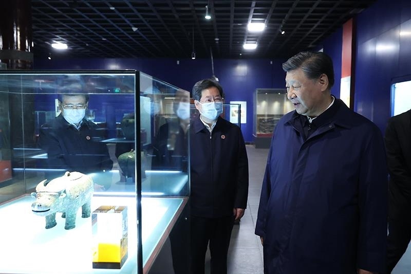 △2022年10月28日，習(xí)近平總書(shū)記在河南安陽(yáng)市殷墟博物館考察。