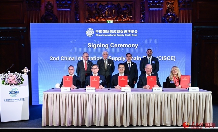 簽約儀式現(xiàn)場。人民網(wǎng) 郭錦標攝