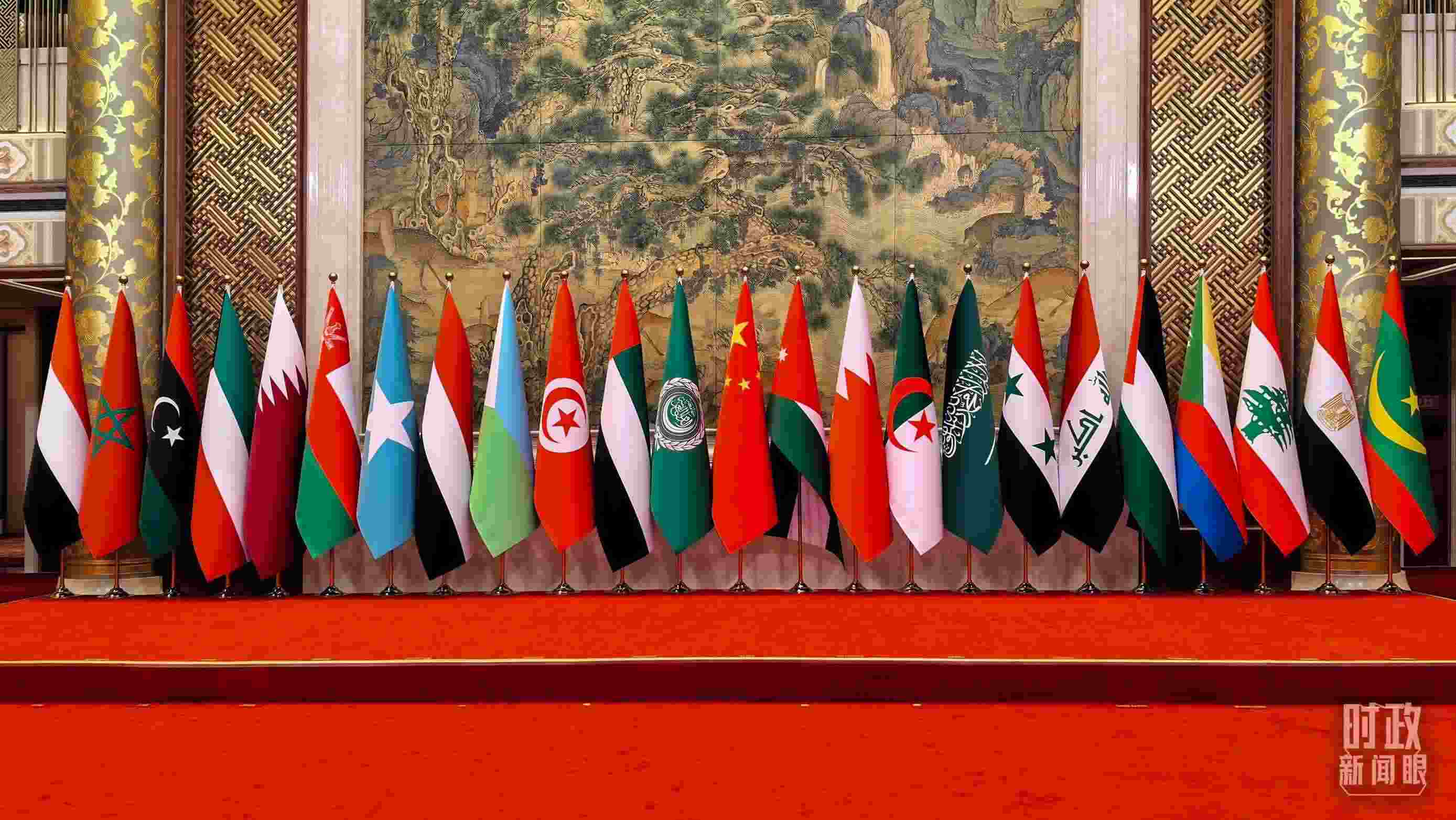 △會議現(xiàn)場的集體合影區(qū)。（總臺央廣記者潘毅拍攝）