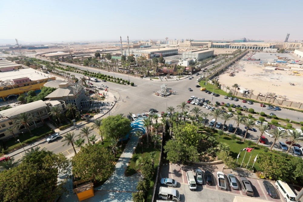 這是2023年8月10日在埃及蘇伊士省拍攝的中?！ぬ┻_(dá)蘇伊士經(jīng)貿(mào)合作區(qū)。新華社記者 隋先凱 攝