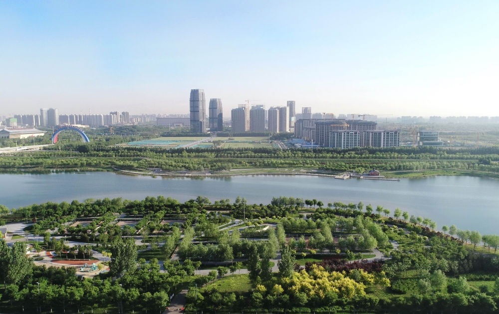 石家莊市滹沱河景色（2022年5月16日攝，無(wú)人機(jī)照片）。新華社記者 楊世堯 攝