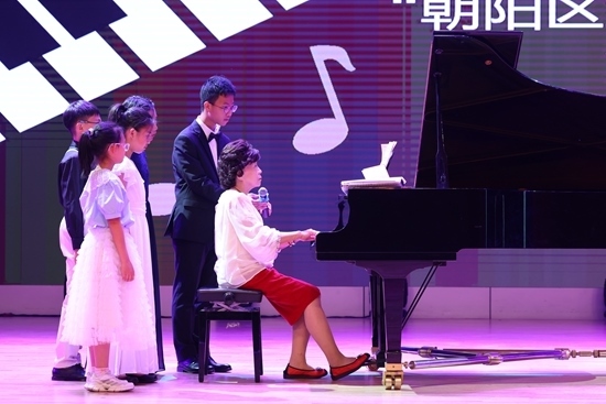 鮑蕙蕎擔(dān)任指導(dǎo)。通過專家的點(diǎn)評