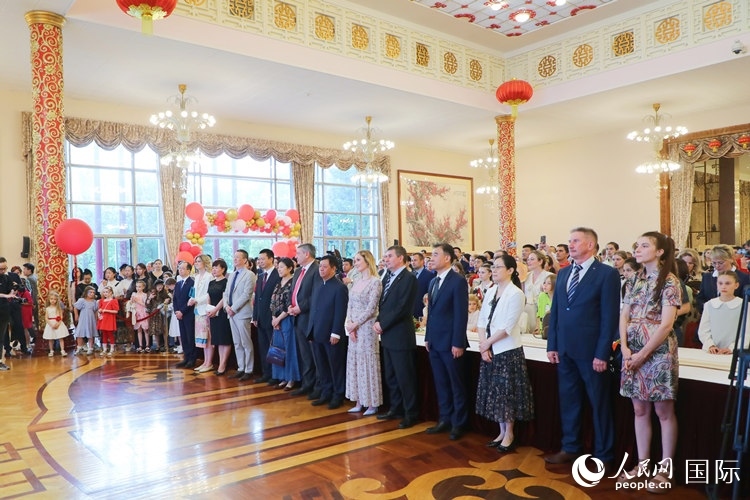 中國駐俄羅斯使館“六·一”兒童節(jié)大型招待會(huì)活動(dòng)現(xiàn)場。人民網(wǎng)記者 隋鑫攝